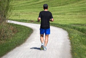 Trening wspomagany technologią wearables: trendy na rynku