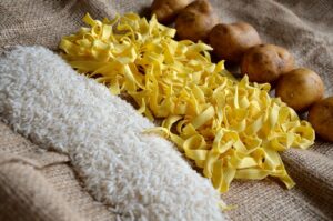 Dieta dla zdrowych włosów – jak wpływać na ich kondycję od kuchni?